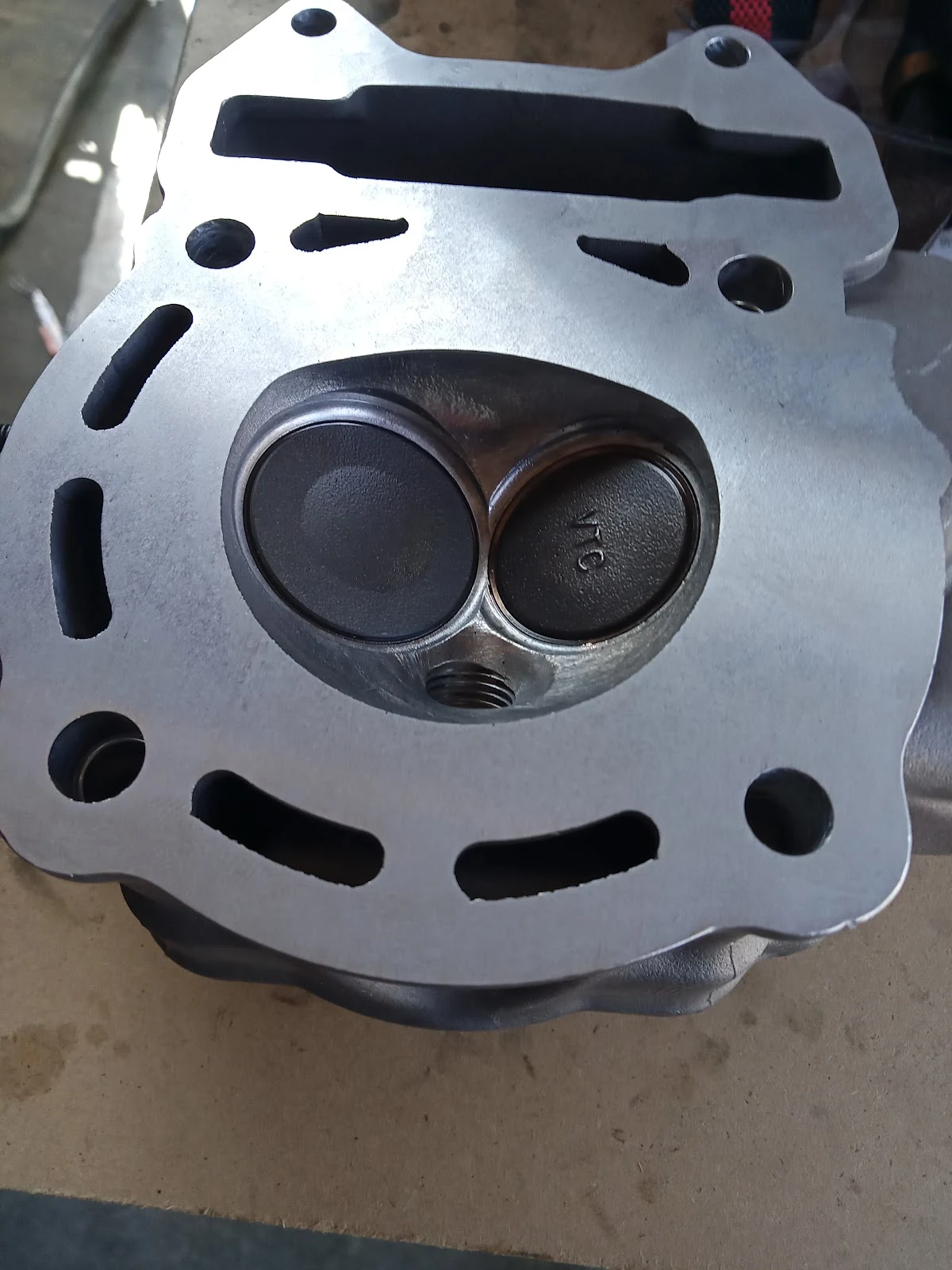 Serwis głowicy silnika zaburtowego